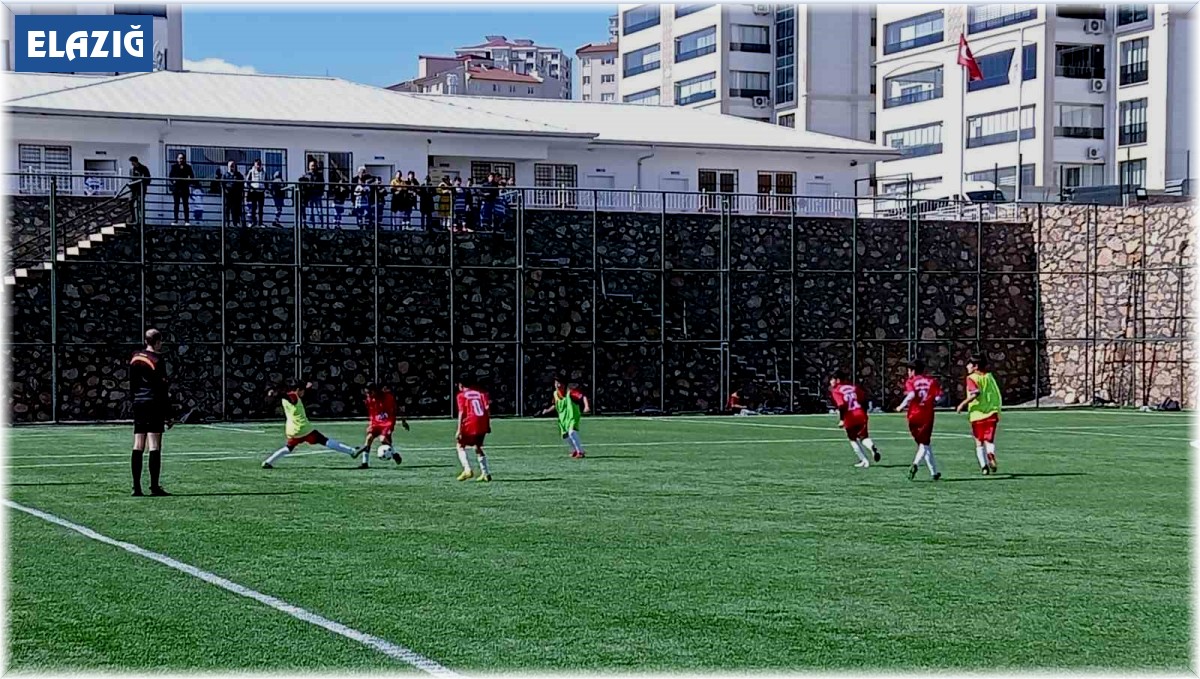 Elazığ'da Küçükler Futbol Şampiyonası başladı