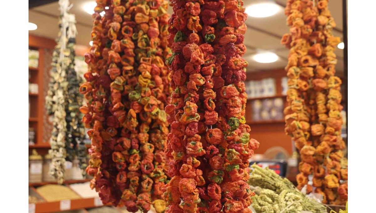 Elazığ'da kurutmalıklar tezgahlarda yerini aldı