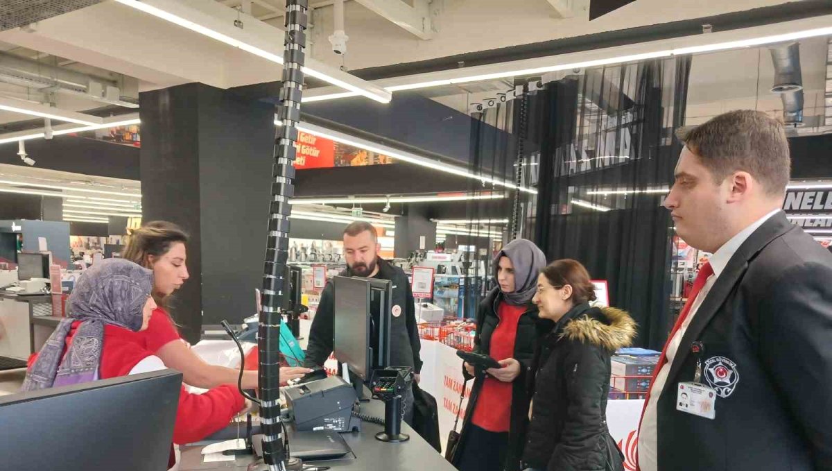 Elazığ'da market ve işletmelere poşet denetimi