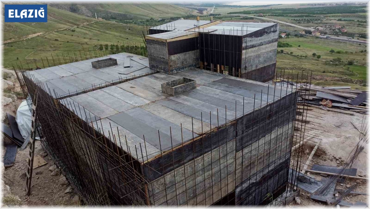 Elazığ'da merkez ile ilçelerde su ve kanal hizmetleri sürüyor