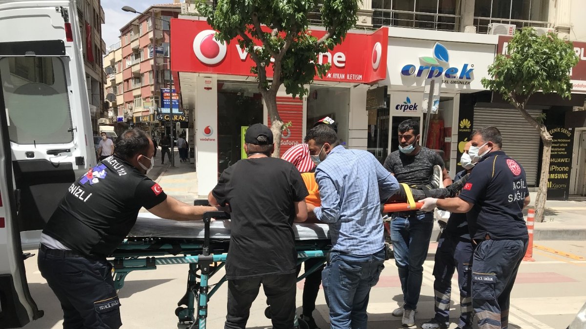 Elazığ'da minibüs motosiklete çarptı: 1 yaralı
