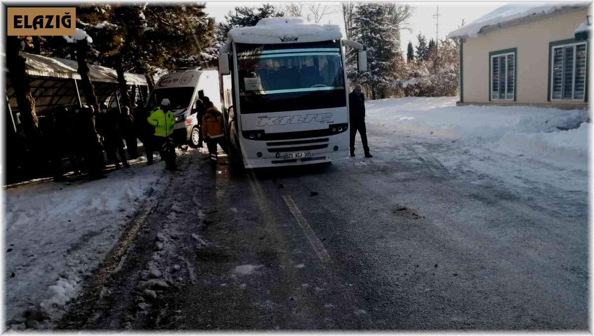 Elazığ'da minibüsün altında kalan kadın hayatını kaybetti