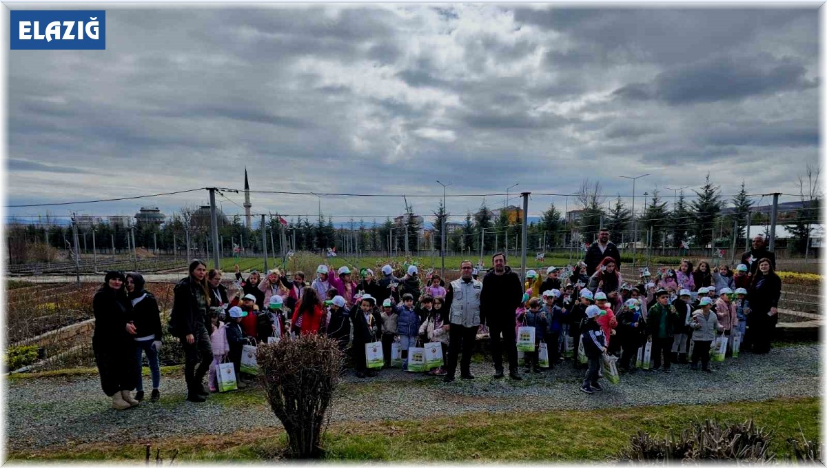 Elazığ'da minikler doğa ile buluştu