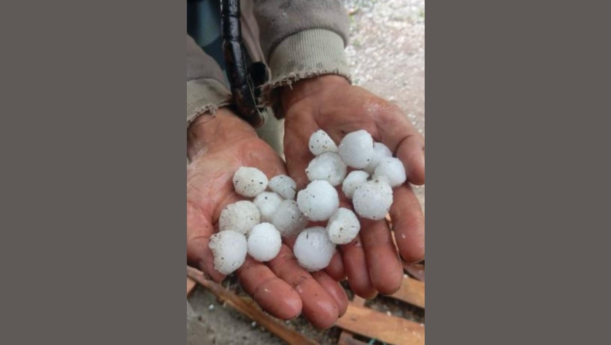 Elazığ'da misket büyüklüğünde dolu yağdı