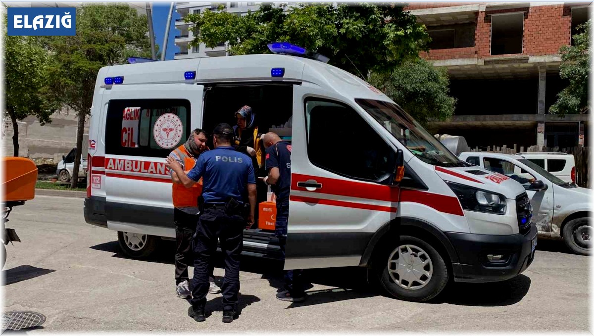 Elazığ'da motosiklet devrildi: 1 yaralı