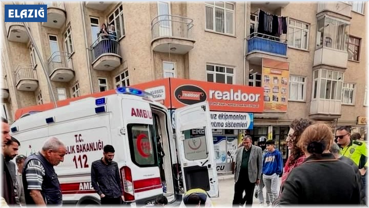 Elazığ'da motosiklet devrildi, sürücü yaralandı