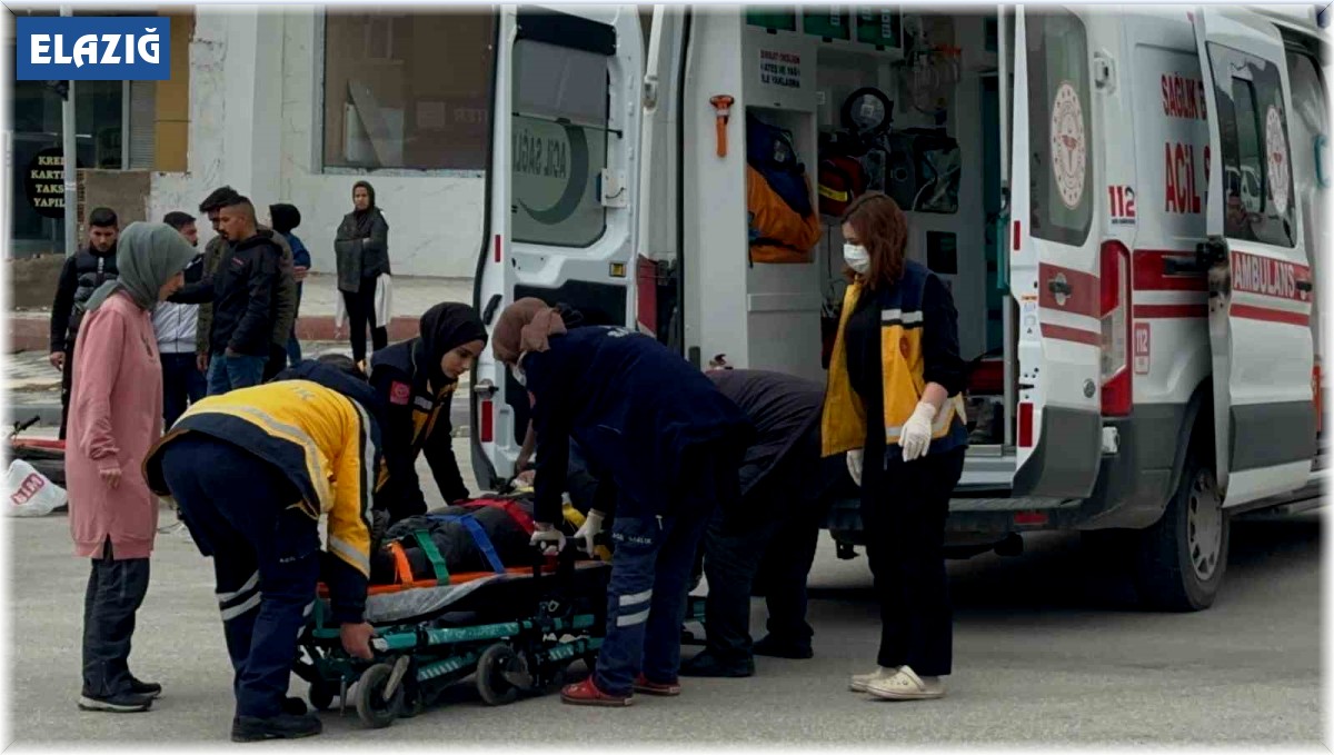 Elazığ'da motosiklet ile otomobil çarpıştı: 1 yaralı