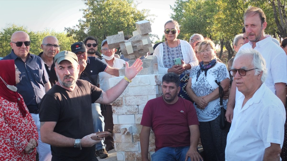 Elazığ'da Nimri Kullukları Çağdaş Plastik Yorumlar Proje Yarışması'nın ödülleri verildi