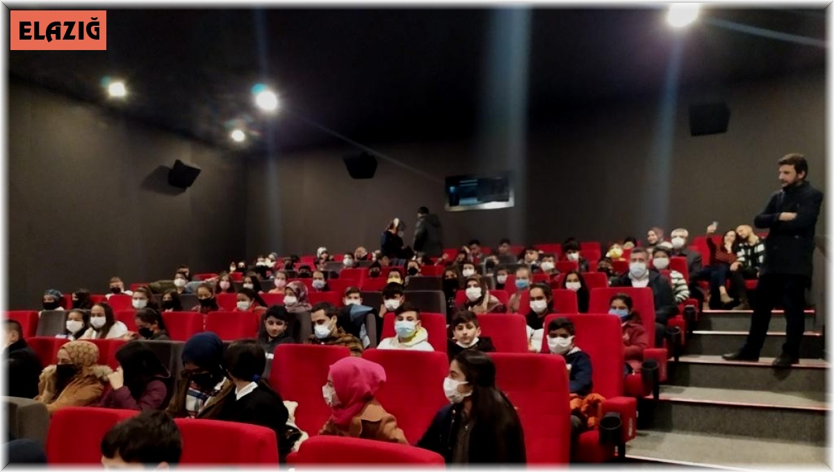 Elazığ'da öğrenciler 'Kesişme İyi ki Varsın Eren' filmini izledi