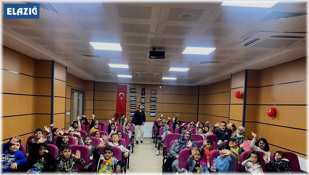 Elazığ'da öğrenciler sinema etkinliğinde buluştu