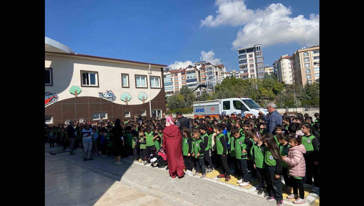 Elazığ'da öğrencilere afet farkındalık eğitimi