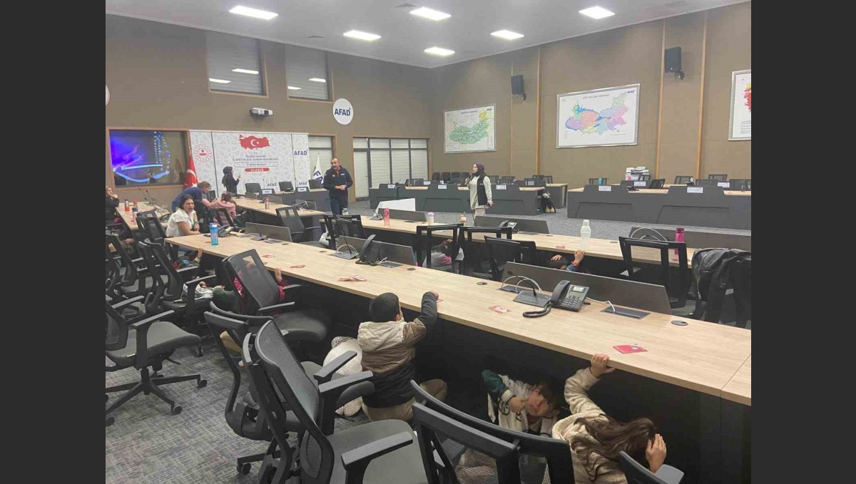 Elazığ'da öğrencilere afet farkındalık eğitimi
