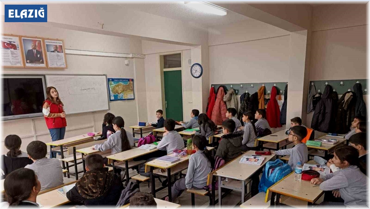 Elazığ'da öğrencilere, Deneyap Teknoloji Atölyesi tanıtıldı