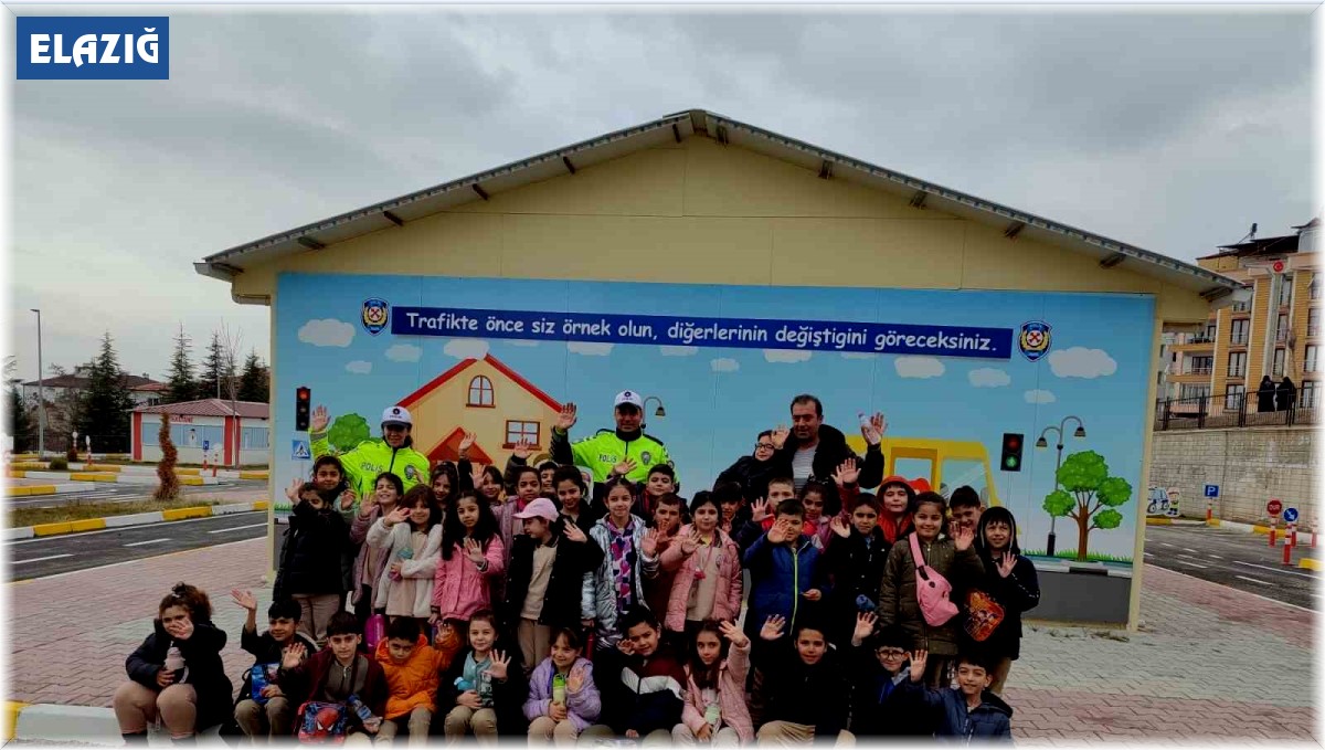 Elazığ'da öğrencilere trafik kuralları anlatıldı