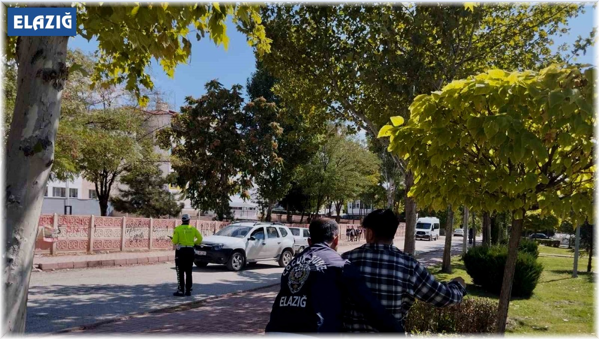 Elazığ'da okul önü denetimleri sürüyor