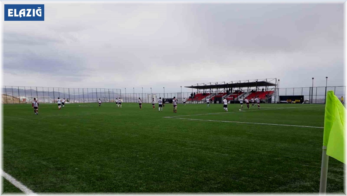 Elazığ'da okul sporları futbol müsabakaları başladı