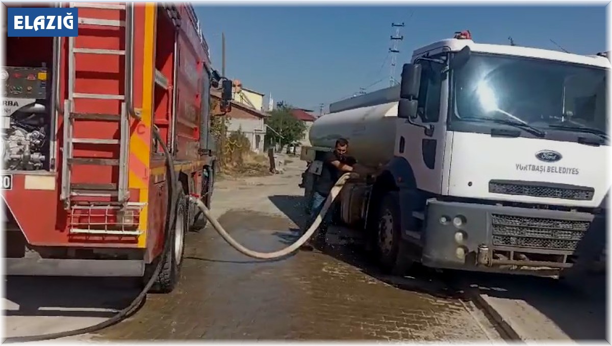 Elazığ'da ot yangını eve ve ahıra sıçramadan söndürüldü