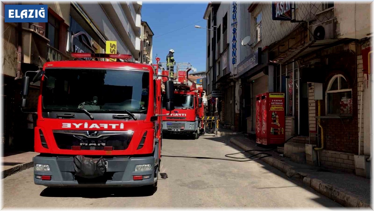 Elazığ'da otel yangını