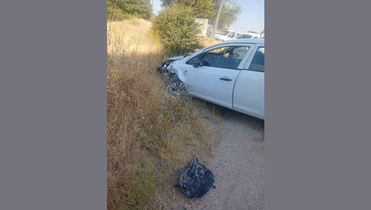 Elazığ'da otomobil ile motosiklet çarpıştı: 1'i ağır 3 yaralı