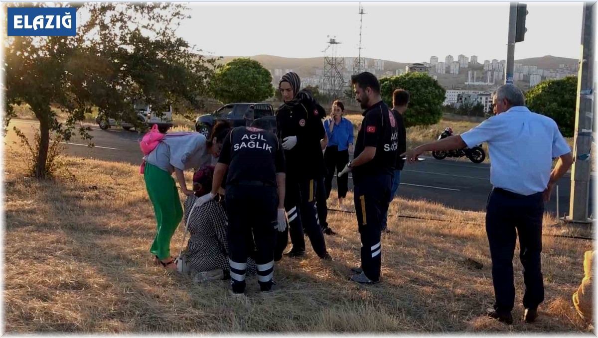 Elazığ'da otomobil ile motosiklet çarpıştı: 1'i ağır 5 yaralı