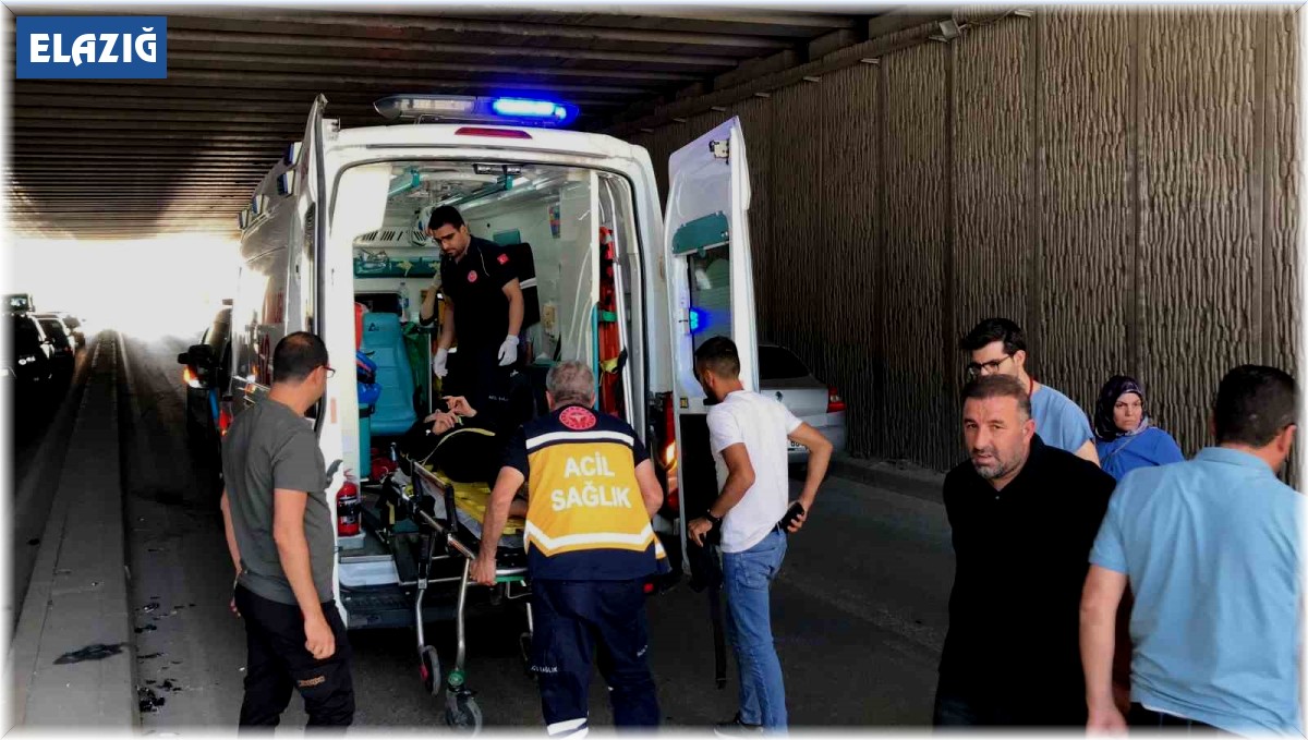 Elazığ'da otomobil ile motosiklet çarpıştı: 1 yaralı