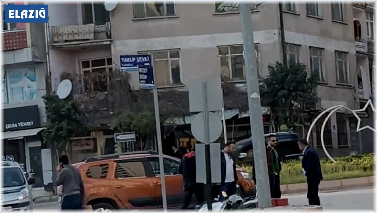 Elazığ'da otomobil motosiklete çarptı:1 yaralı