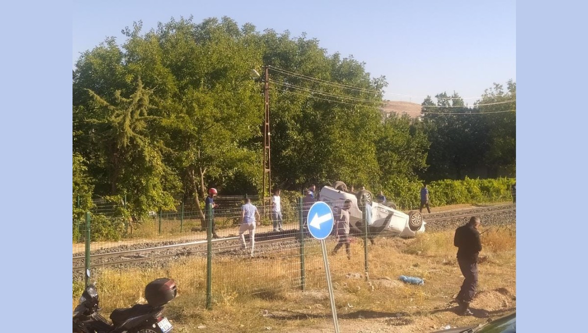Elazığ'da otomobil takla attı: 1 yaralı