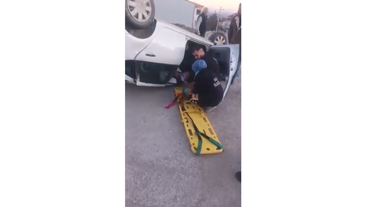 Elazığ'da otomobil takla attı: 2 yaralı