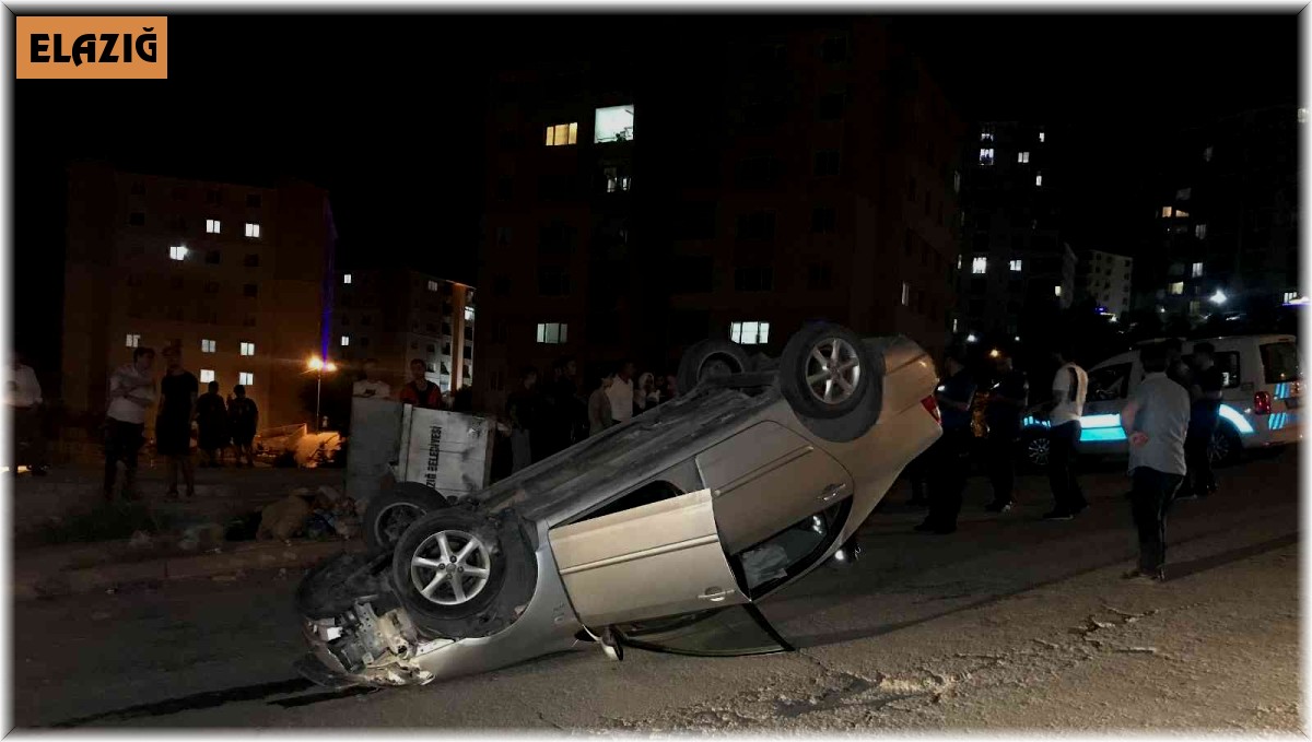 Elazığ'da otomobil takla attı: 4 yaralı