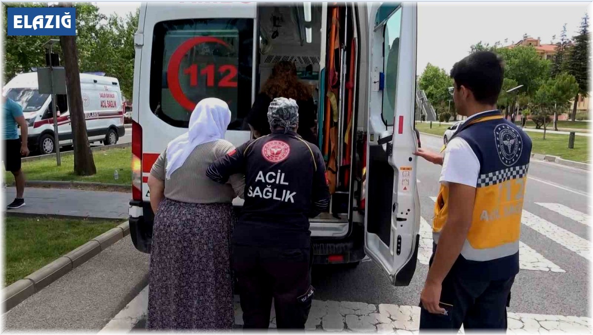 Elazığ'da otomobilin çarptığı çocuk yaralandı