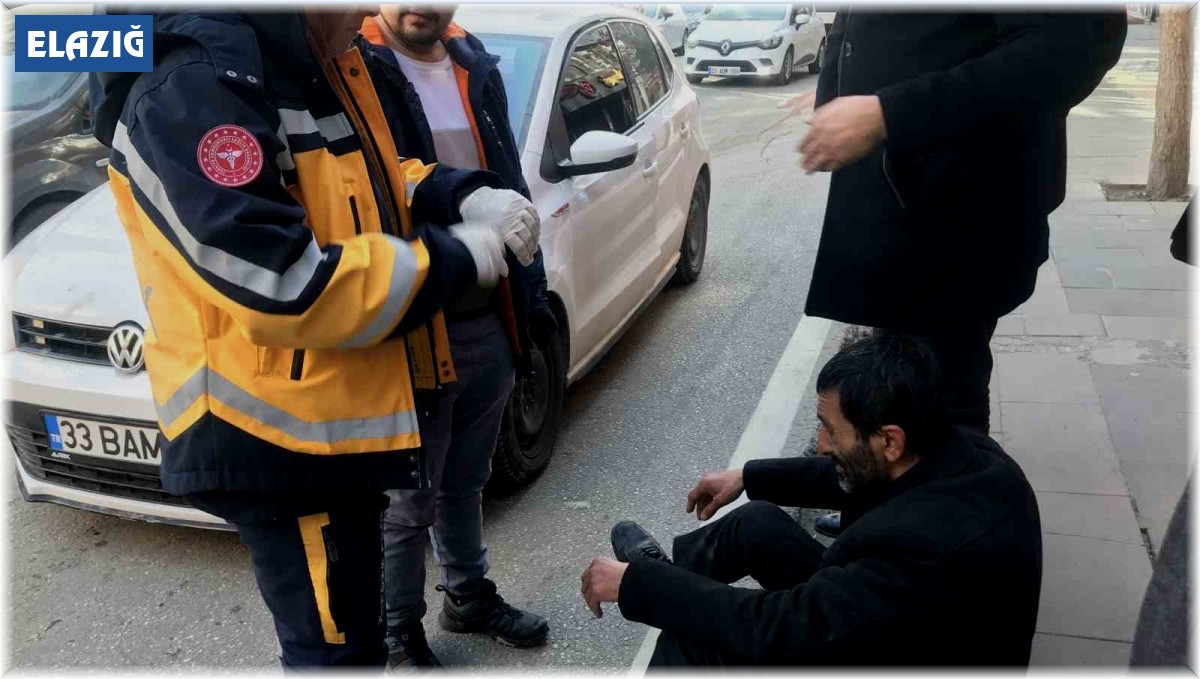 Elazığ'da otomobilin çarptığı yaya yaralandı