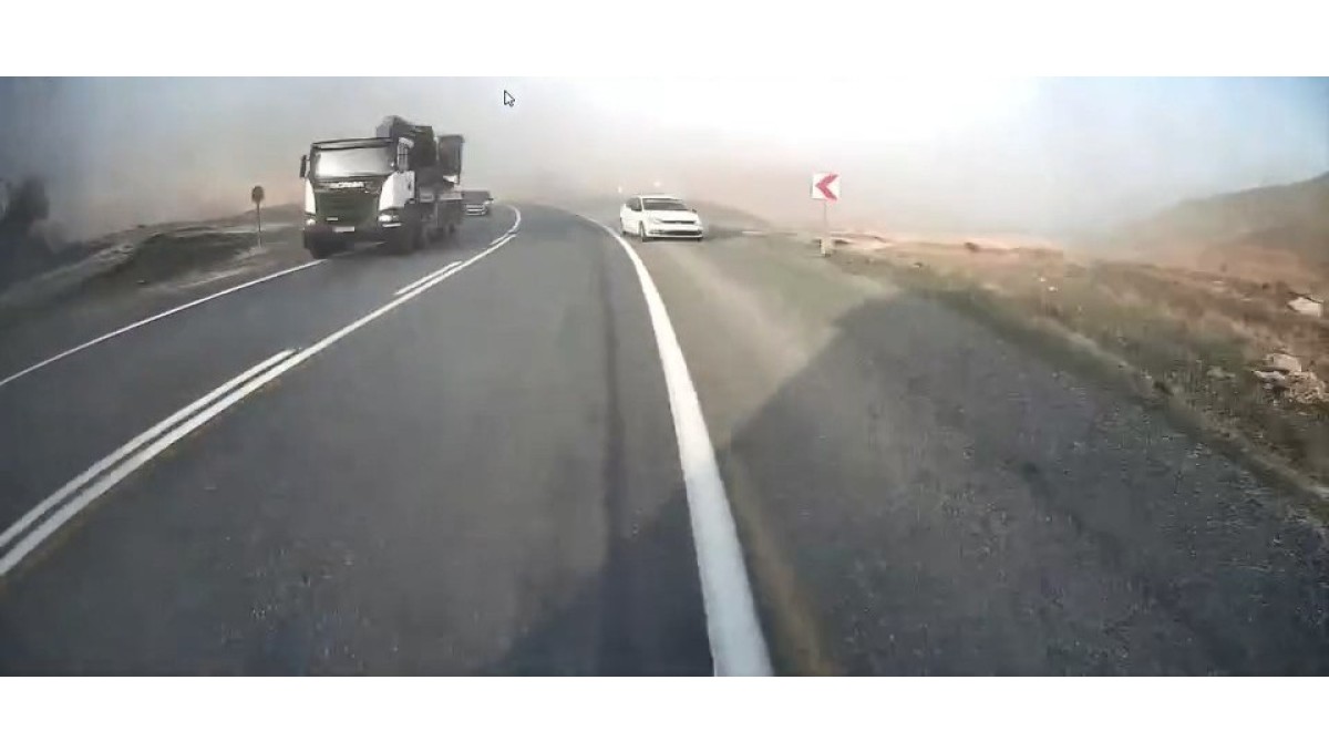 Elazığ'da otomobilin hatalı sollaması kazaya davetiye çıkardı