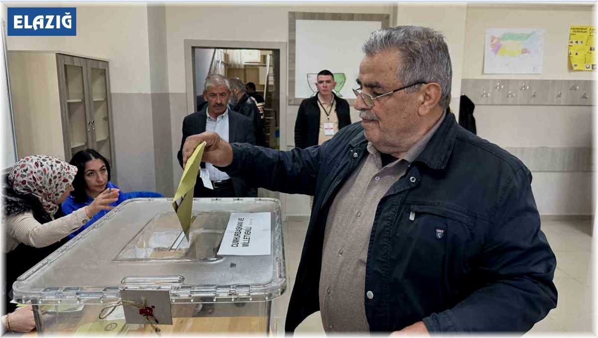 Elazığ'da oy kullanma işlemeleri başladı