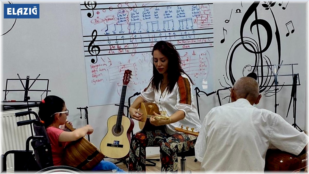Elazığ'da özel gereksinimli çocuklara müzik ve drama eğitimi