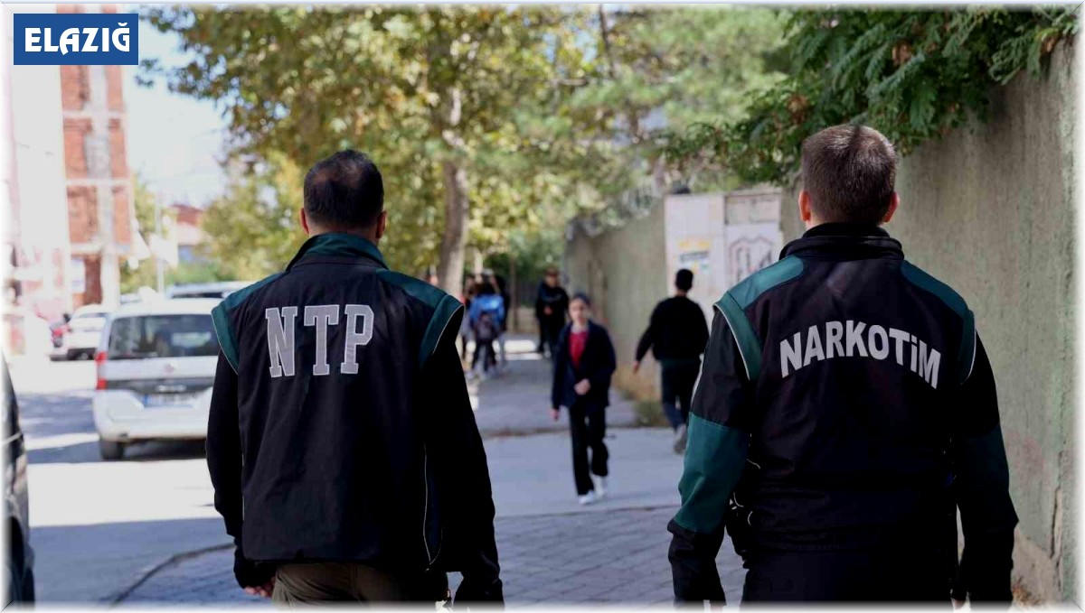 Elazığ'da polis, okul önlerinde kuş uçurtmuyor