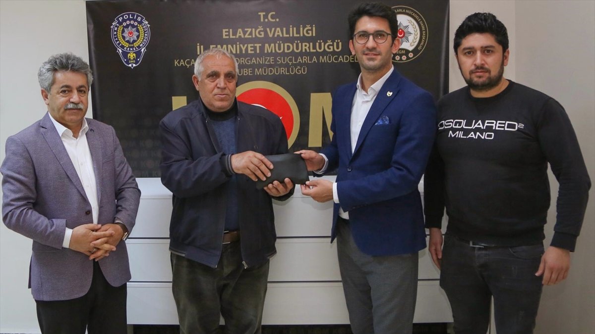 Elazığ'da polis olduklarını söyleyerek bir kişiyi dolandıran 2 şüpheli tutuklandı