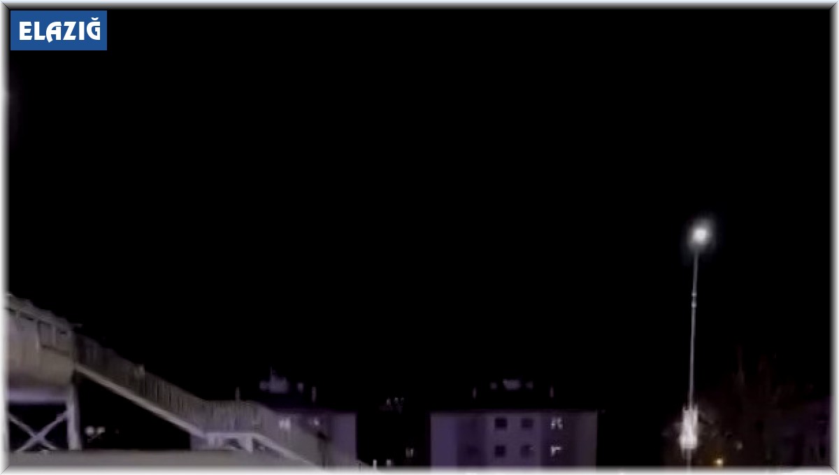 Elazığ'da sağanak etkili oldu, yollar göle döndü