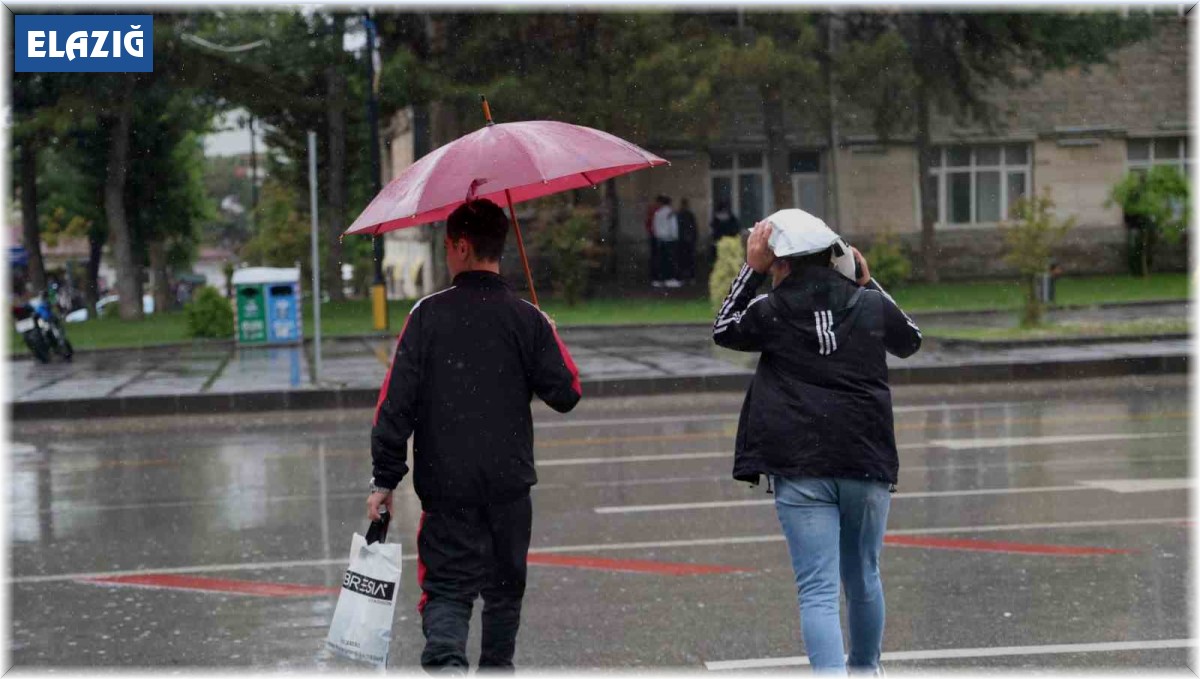 Elazığ'da sağanak yağış etkili oldu