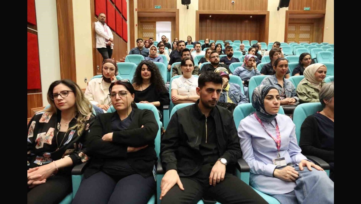 Elazığ'da sağlık çalışanlarına yönelik ileri yaşam desteği eğitimi