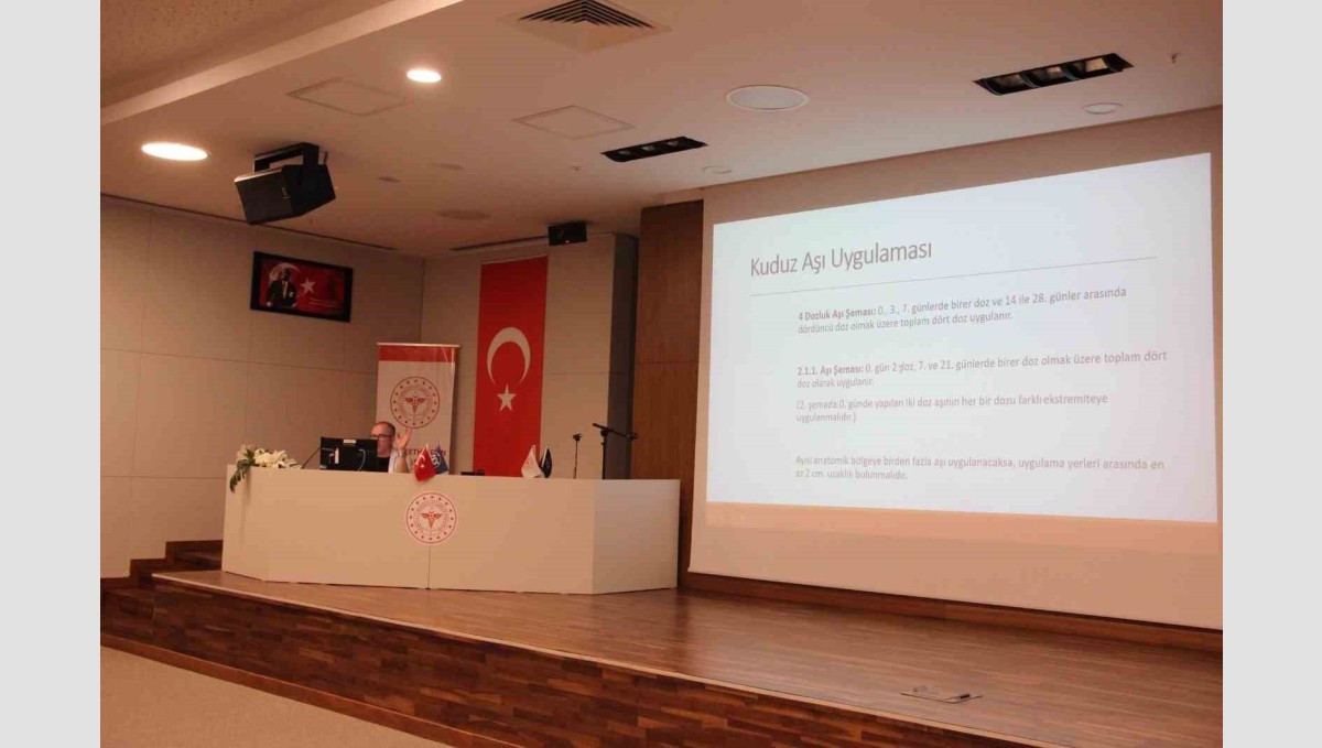 Elazığ'da sağlık personeline kuduz riskli temas ve aşı profilaksisi eğitimi