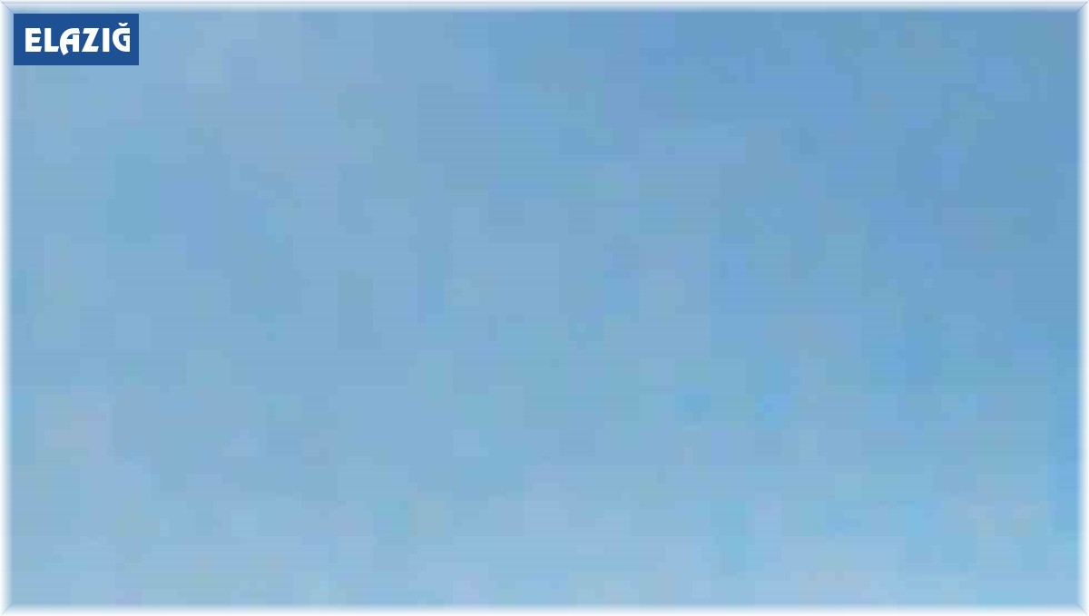 Elazığ'da samanlık ve arazi yangını: 60 dönüm arazi kül oldu