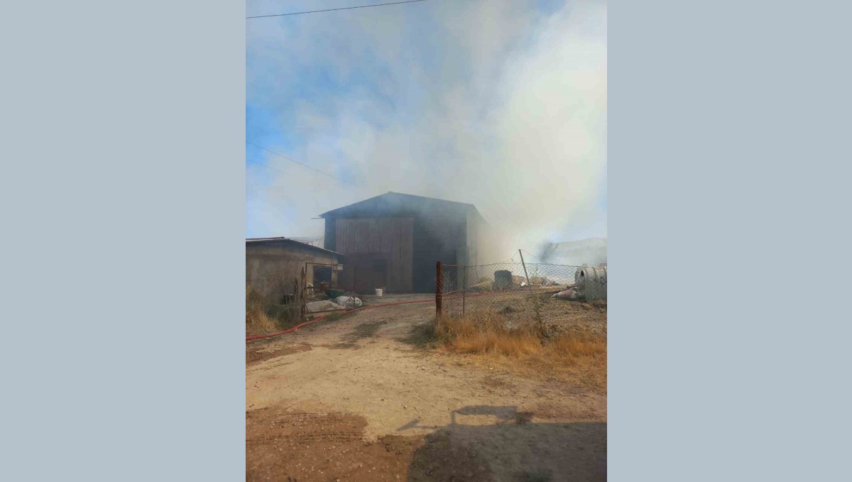 Elazığ'da samanlık yangını