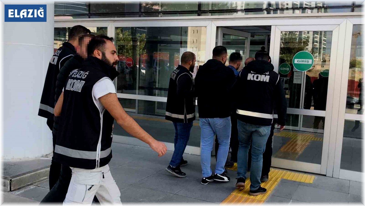 Elazığ'da silah kaçakçılığından adliyeye sevk edilen 3 şüpheli tutuklandı
