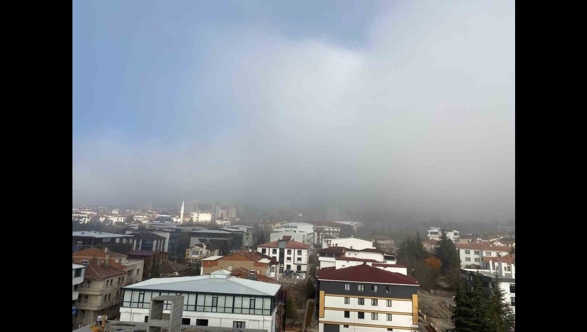 Elazığ'da sis etkili oldu