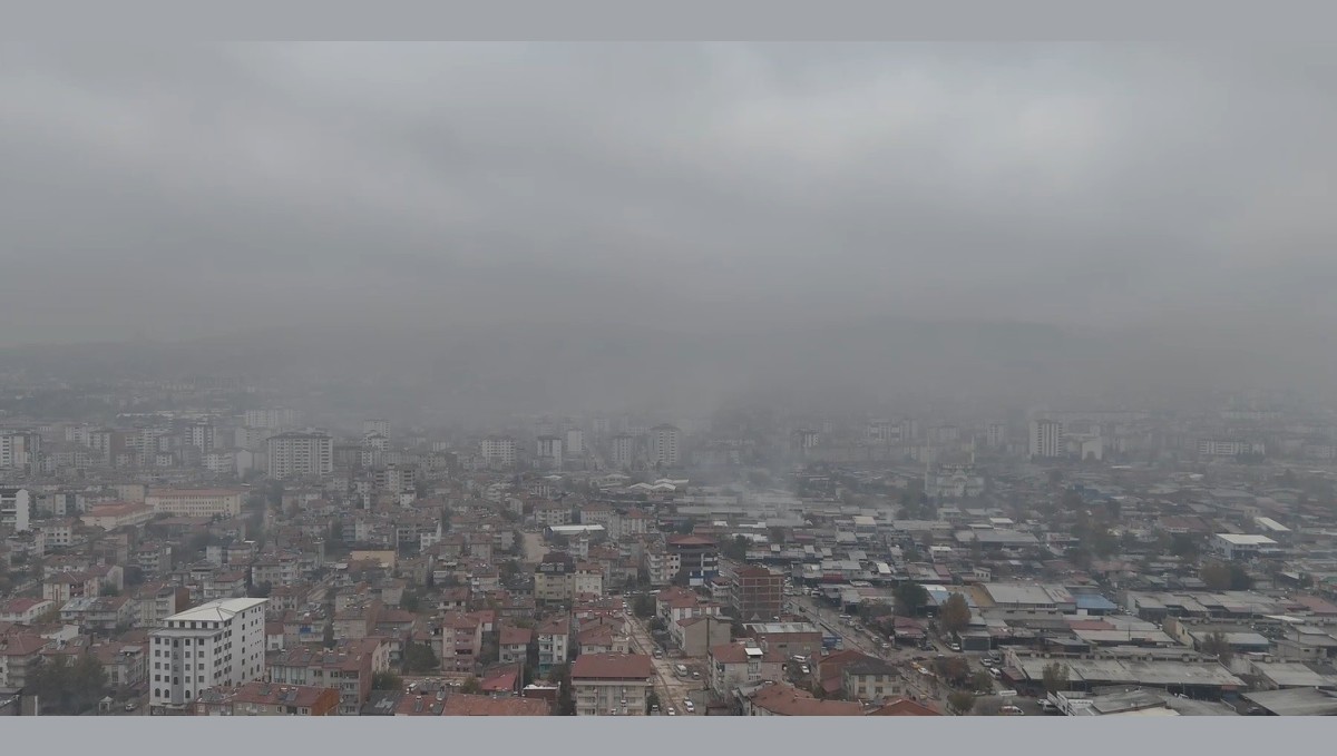 Elazığ'da sis etkisi sürdürüyor