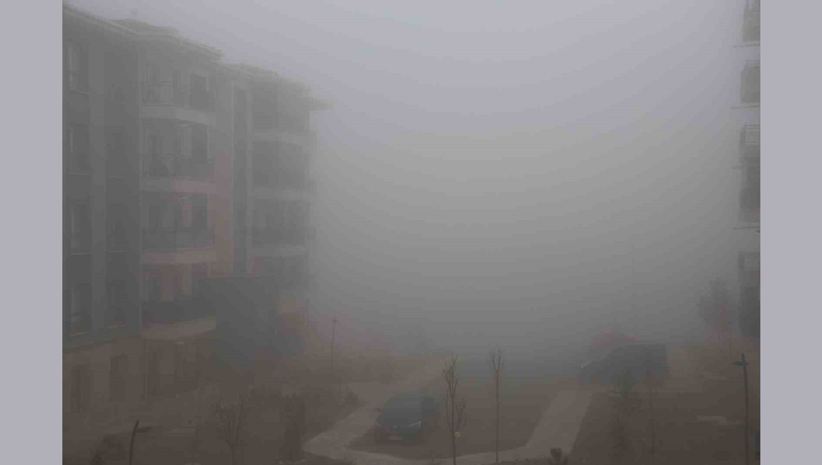 Elazığ'da sis etkisini sürdürüyor