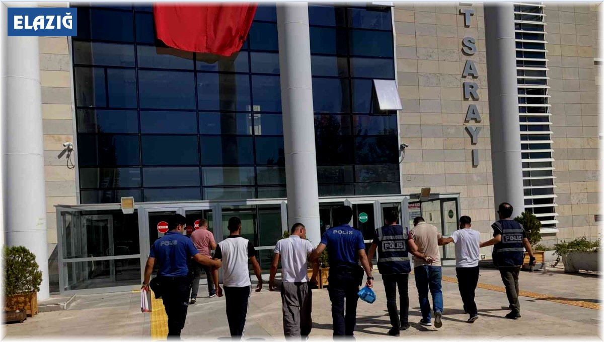 Elazığ'da suç makinesi 4 zanlı, çaldıkları malzemelerle yakalandı