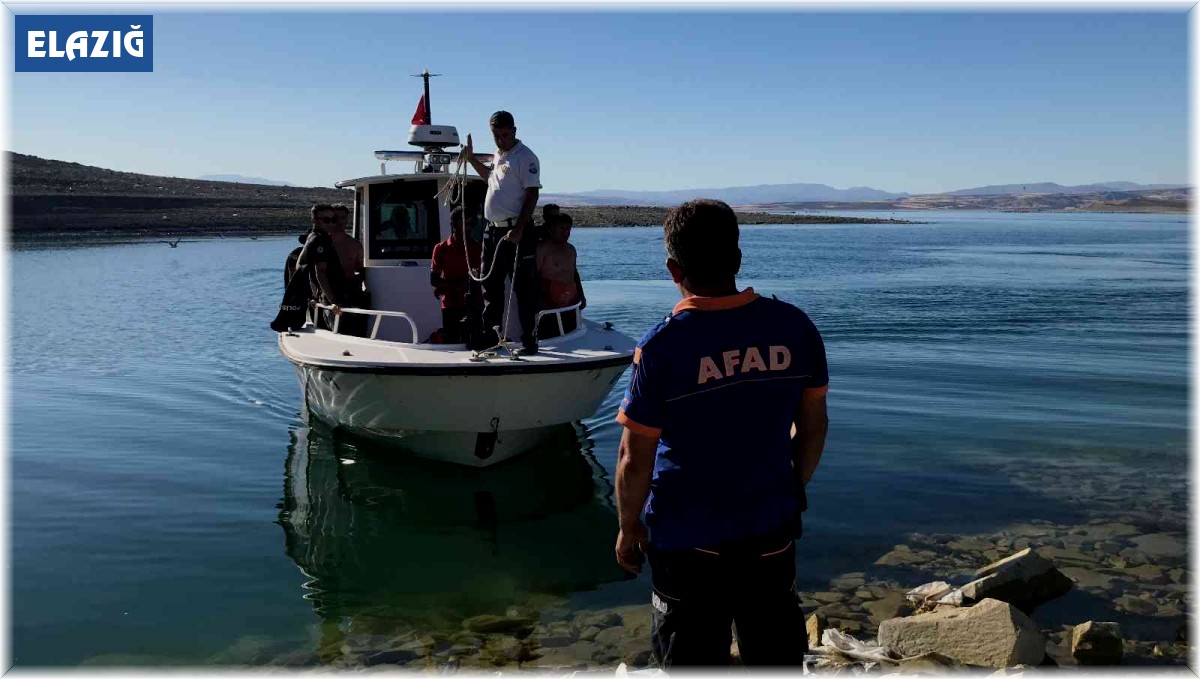 Elazığ'da tekneyle birlikte suda kaybolan şahıs 'ROW' ile aranıyor