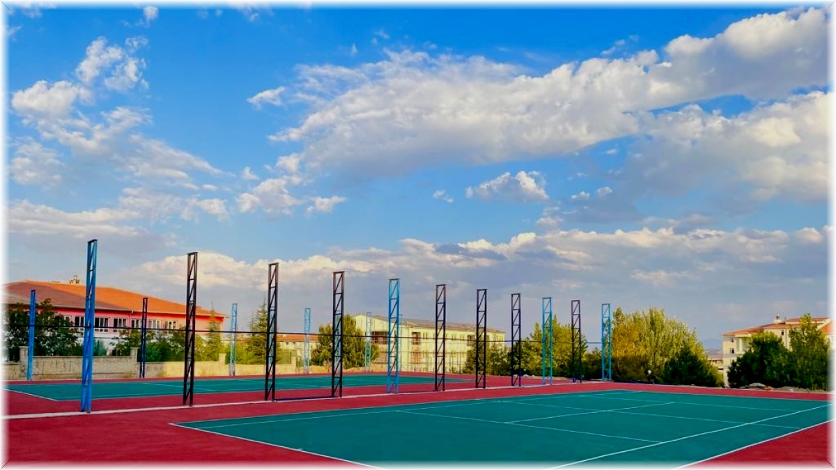 Elazığ'da tenis kortu inşa çalışmaları devam ediyor