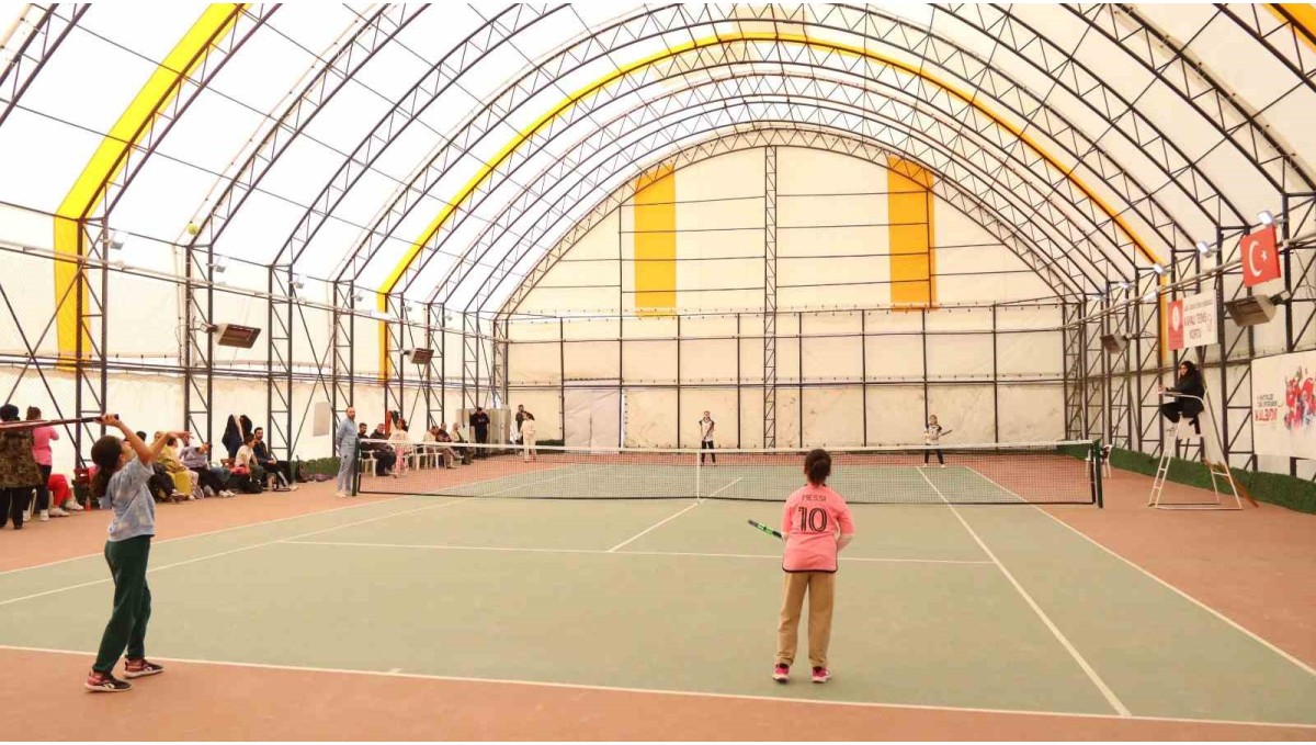 Elazığ'da tenis müsabakaları tamamlandı